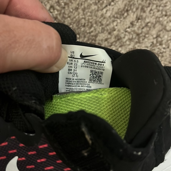 Red and black Childs 6C sneakers - Picture 5 of 5